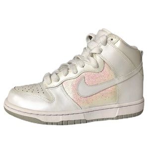 Nike Women’s White High Top Sneakers Size 7.5
